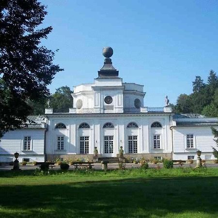 Hotel Butikowy Palac Jablonna Buitenkant foto