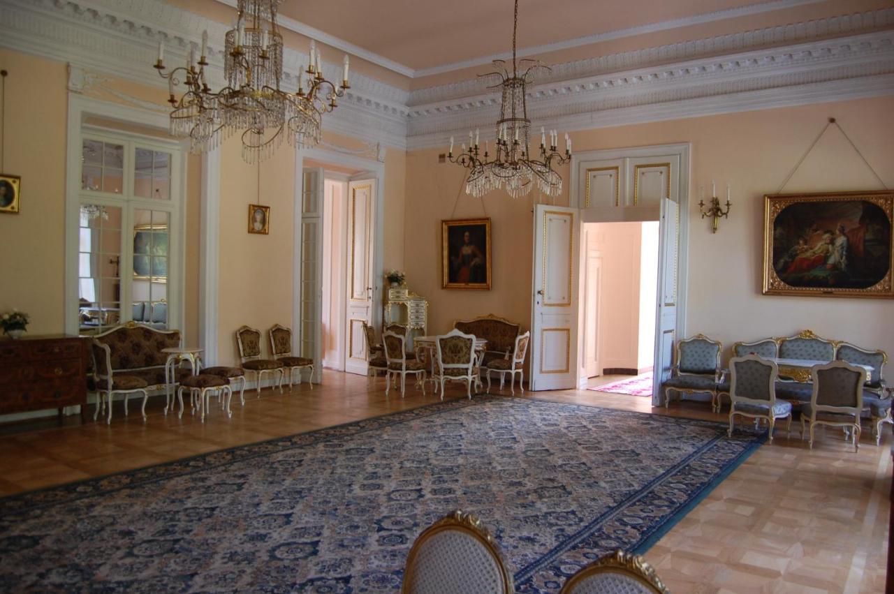 Hotel Butikowy Palac Jablonna Buitenkant foto