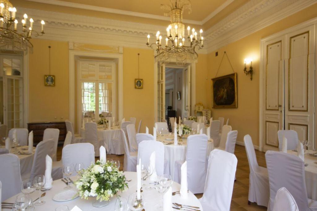 Hotel Butikowy Palac Jablonna Buitenkant foto
