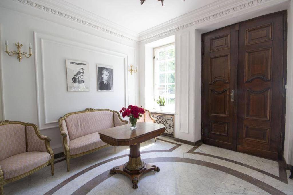 Hotel Butikowy Palac Jablonna Buitenkant foto