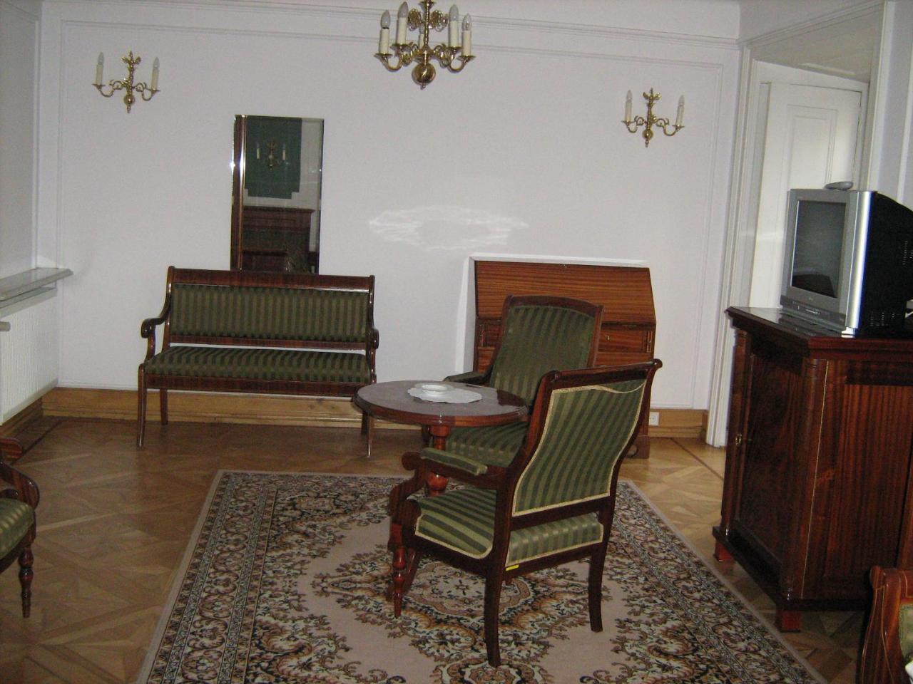 Hotel Butikowy Palac Jablonna Buitenkant foto